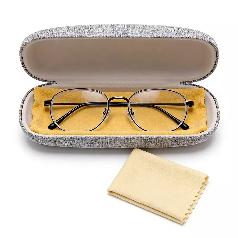 glasses-with-case-and-cleaning-cloth
